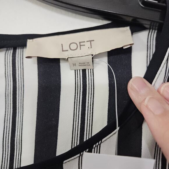 NWT LOFT Flowy Striped Bell Sleeve Blouse Top Size Medium Black/White Womens - Picture 6 of 9